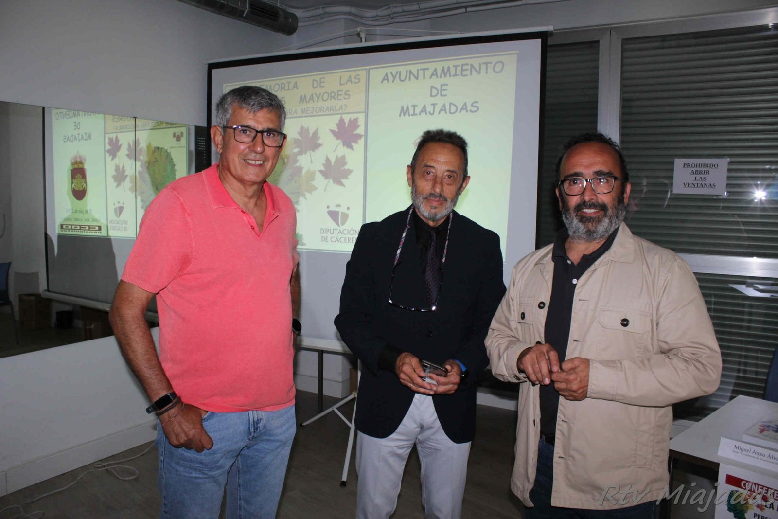Miguel Anxo Álvarez desvela la riqueza de la memoria de las personas mayores en Miajadas con su nuevo libro