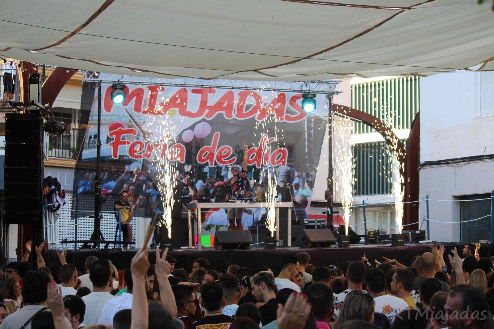 Feria de Día en la Plaza de España: Dr. Bellido cierra con éxito los conciertos más esperados del verano