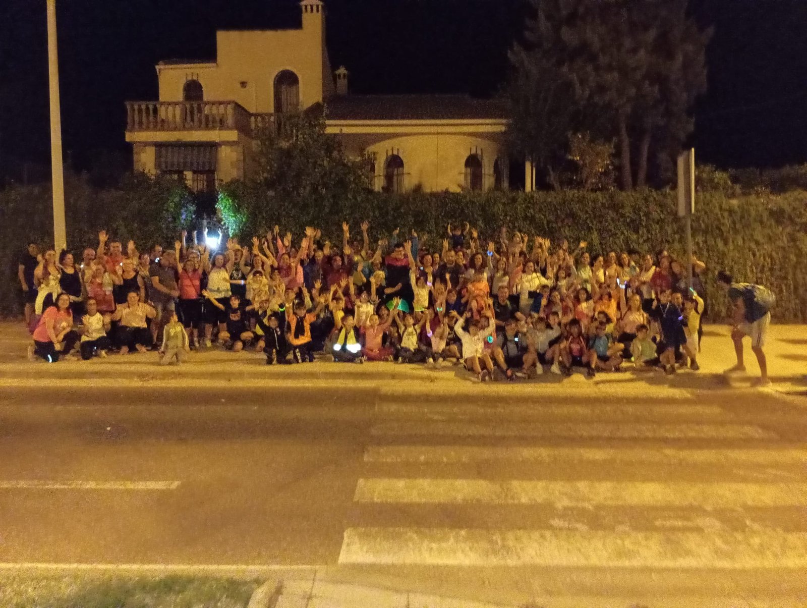 Más de 200 personas se unen a las 3 Marchas Nocturnas de la SEM 2024: ¡No te pierdas