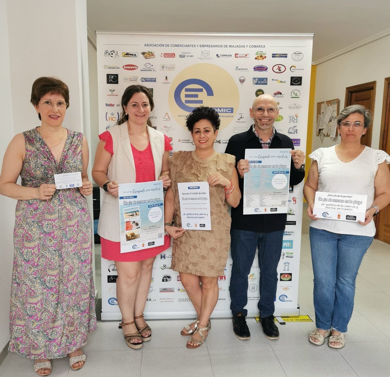 ACOMIC cierra la campaña “Este verano escápate con nosotros”, con la entrega del premio