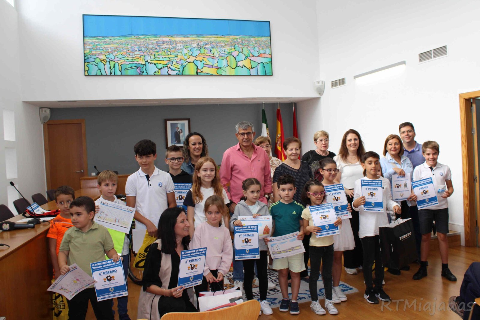 Los vencedores de los concursos de la SEM 2024 recogen sus premios con emoción y satisfacción.
