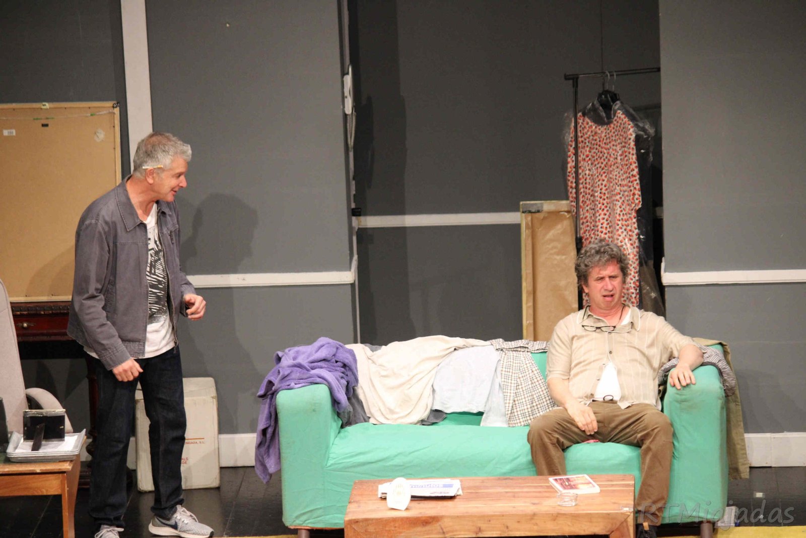 «La comedia ‘La Curva de la Felicidad’ inauguró la temporada teatral en Miajadas con gran éxito»