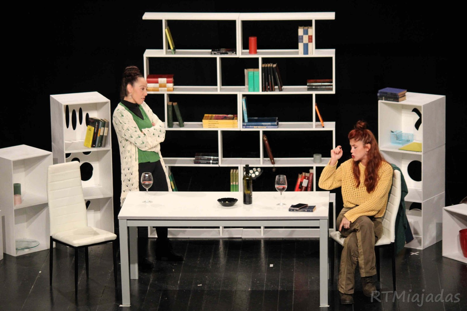 Miajadas presenta la obra «Culpables» con un mensaje de reflexión y humor sobre la historia de la mujer.