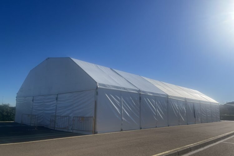 El Ayuntamiento de Miajadas Renueva y Amplía la Carpa Municipal para Mayor Comodidad Ciudadana