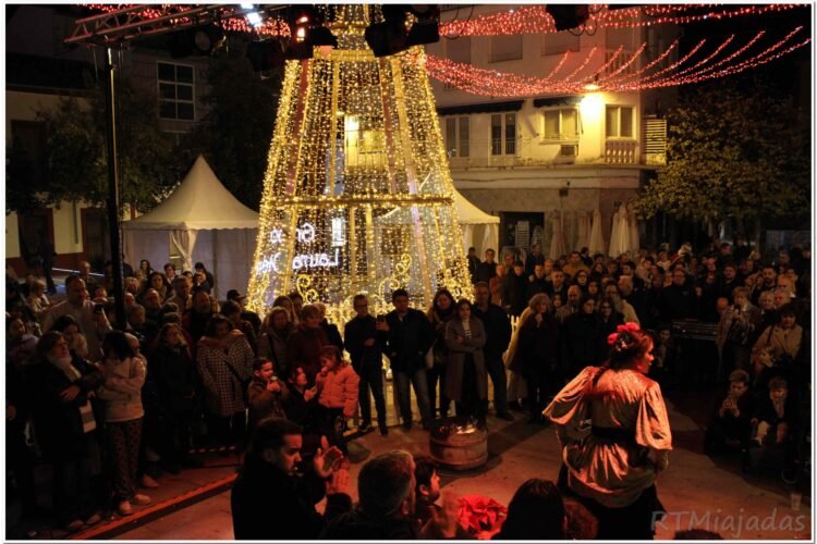 Miajadas vivió un sábado inolvidable con la «Zambombá Flamenca, Bailando la Navidad»