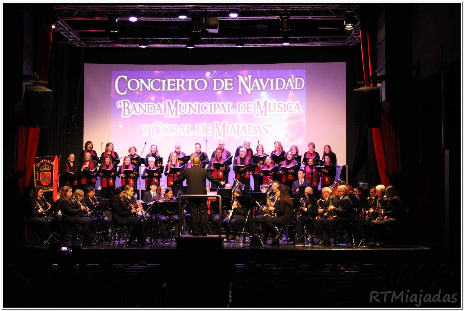 La Banda Municipal de Música y la Coral de Miajadas presentan su emocionante concierto navideño en Miajadas
