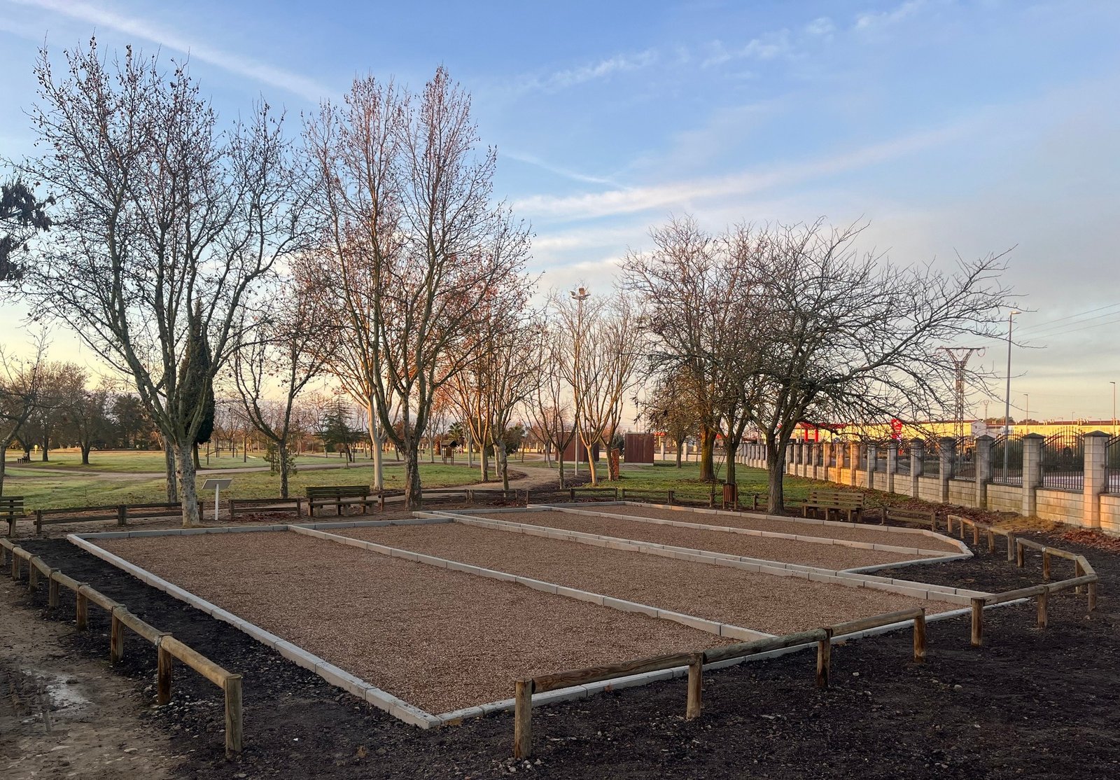 Mejoras significativas en la pista de Petanca de Miajadas para un mejor disfrute de los jugadores.