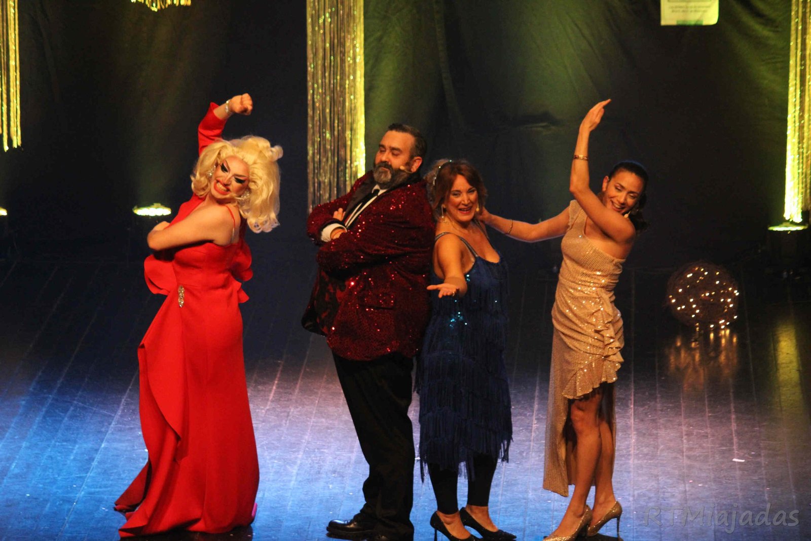 Teatro y música enardecen a Miajadas: una celebración vibrante del Día Mundial del Teatro.