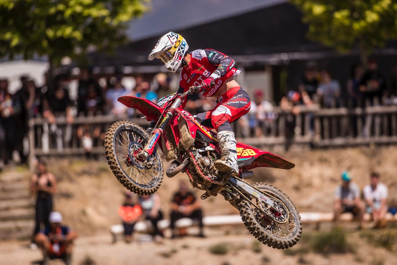 Samuel Tapia logra la cuarta posición en Calatayud, destacando en la quinta prueba del Campeonato de España de 125 cc.