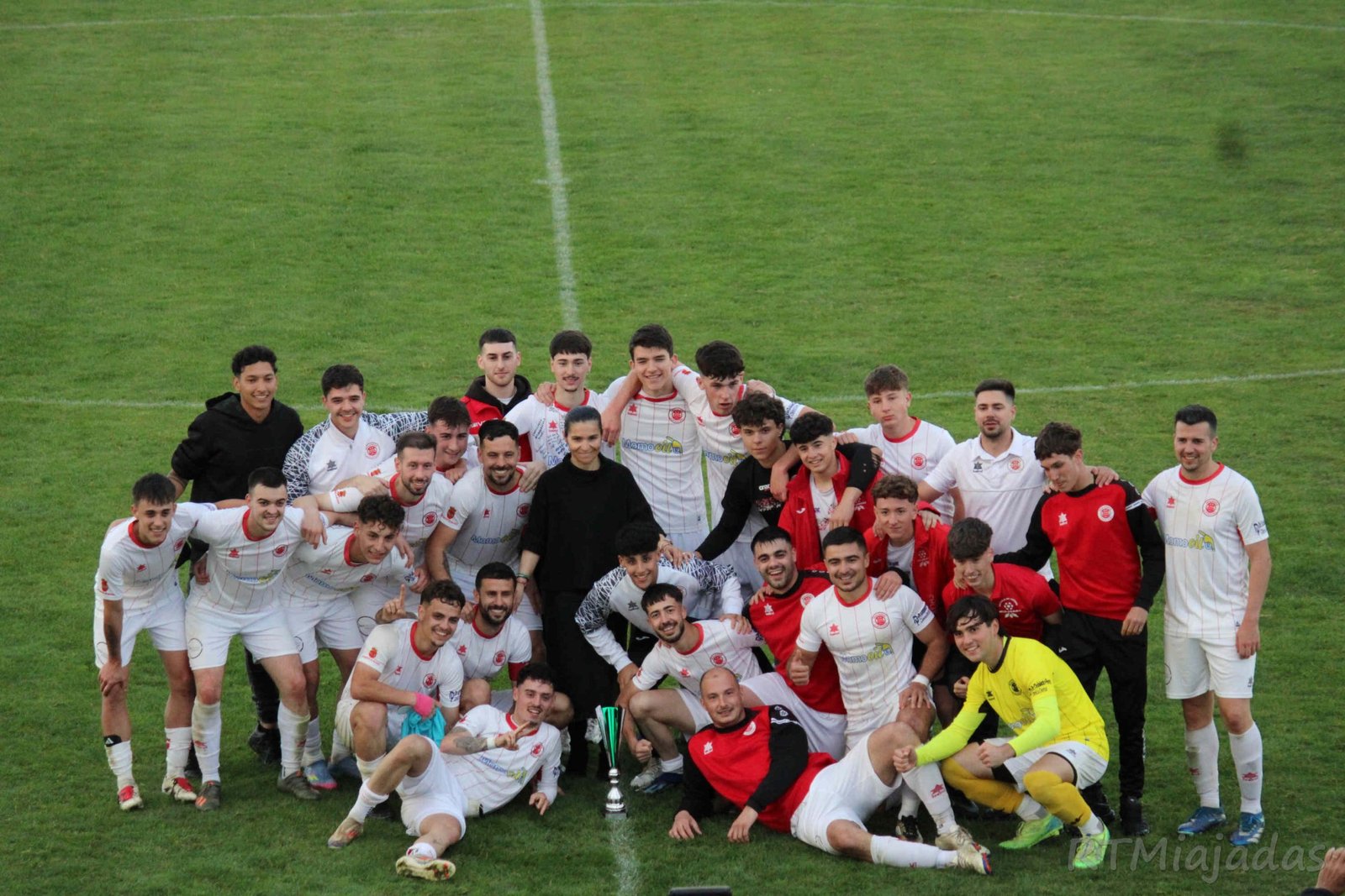 Miajadas C.F. escribió su nombre en la historia: campeón de liga y ascenso a 1ª división extremeña