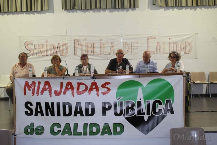 La Plataforma en Defensa de la Sanidad Pública revela en Miajadas los logros de su campaña contra los retrasos en atención médica