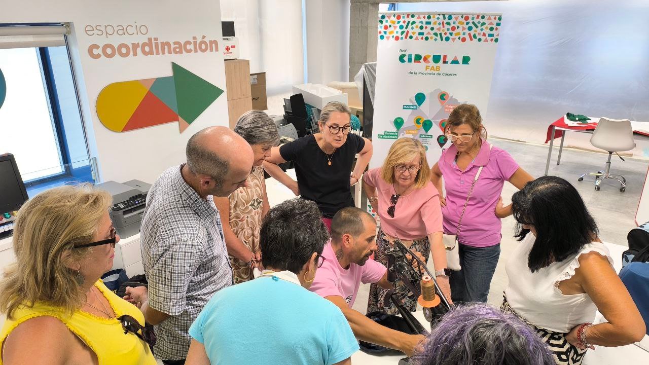 El Circular Fab de Miajadas organiza un taller exclusivo sobre confección digital para profesionales innovadores