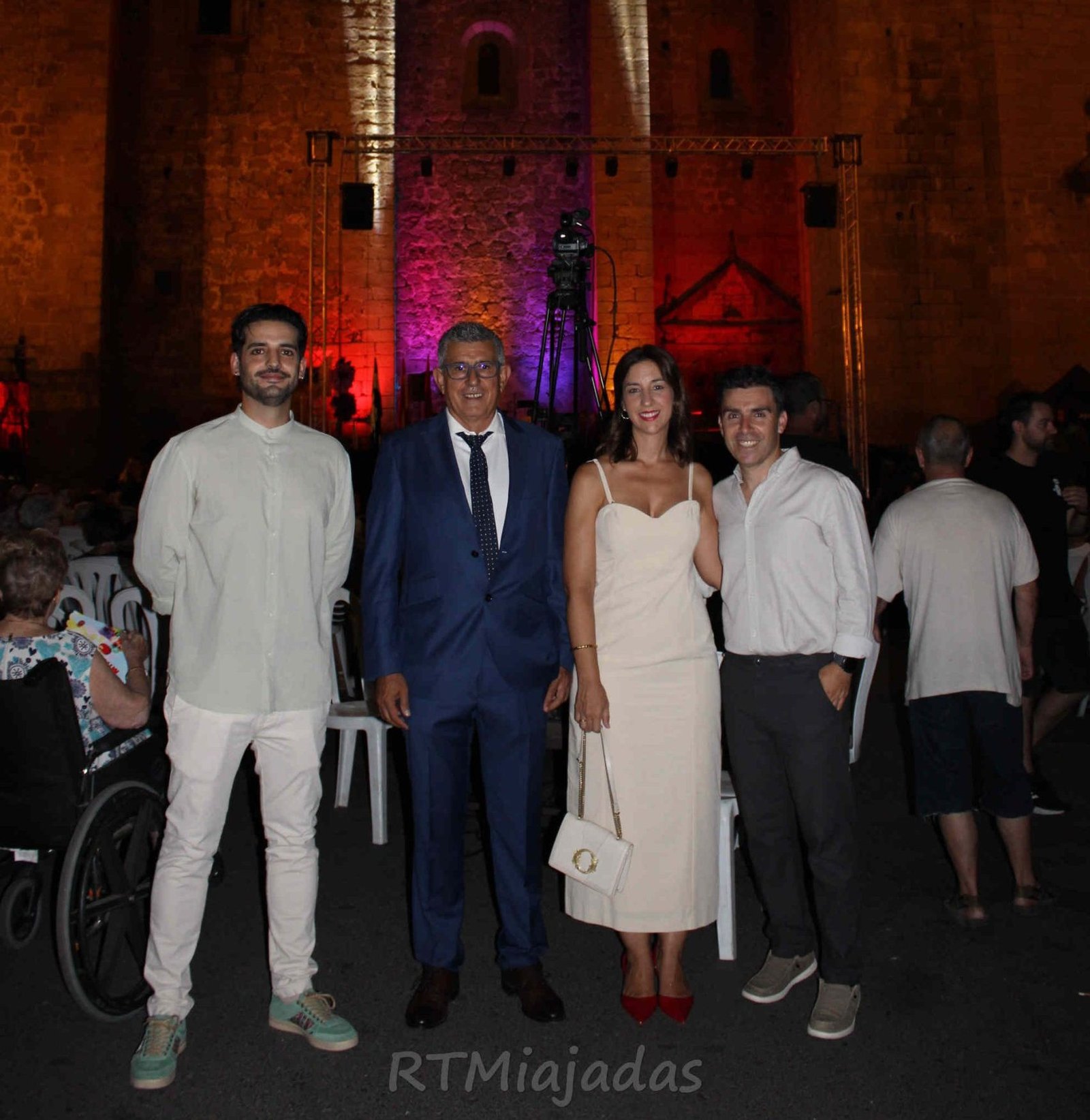 Miajadas inaugura sus Ferias y Fiestas de Agosto 2025 con pregón, tradiciones y el Tomate de Oro al Centro de Mayores