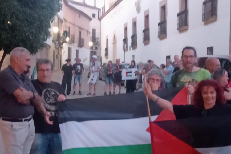 IU-Podemos Miajadas apoya en Trujillo la manifestación por la libertad de Palestina