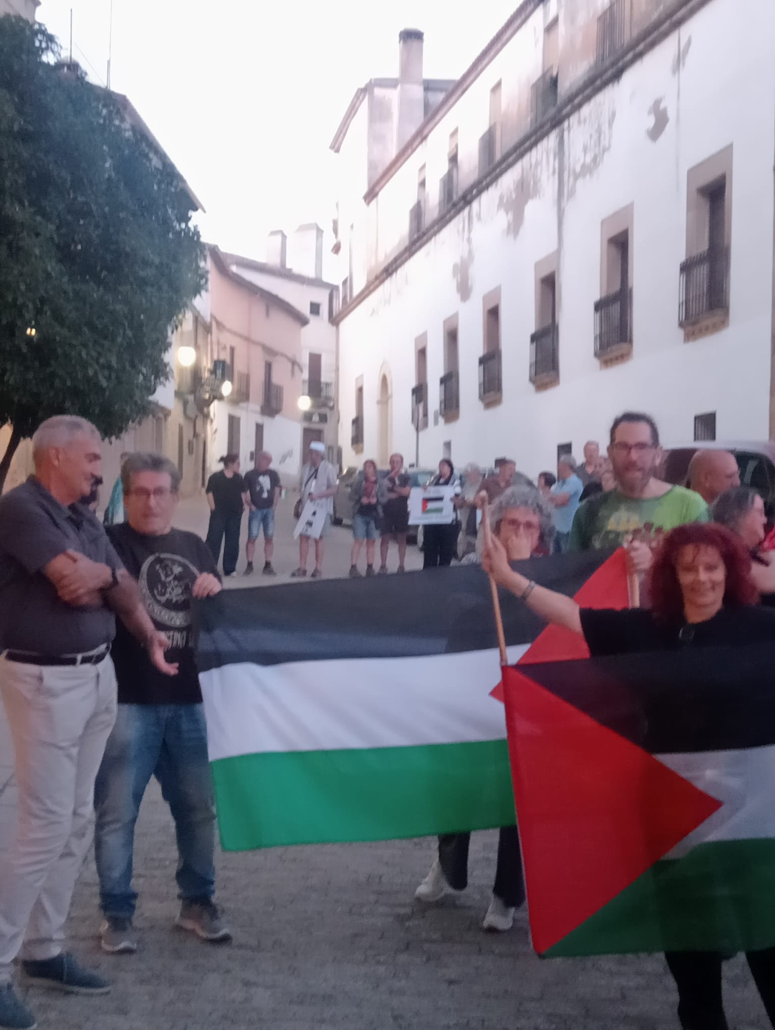 IU-Podemos Miajadas apoya en Trujillo la manifestación por la libertad de Palestina