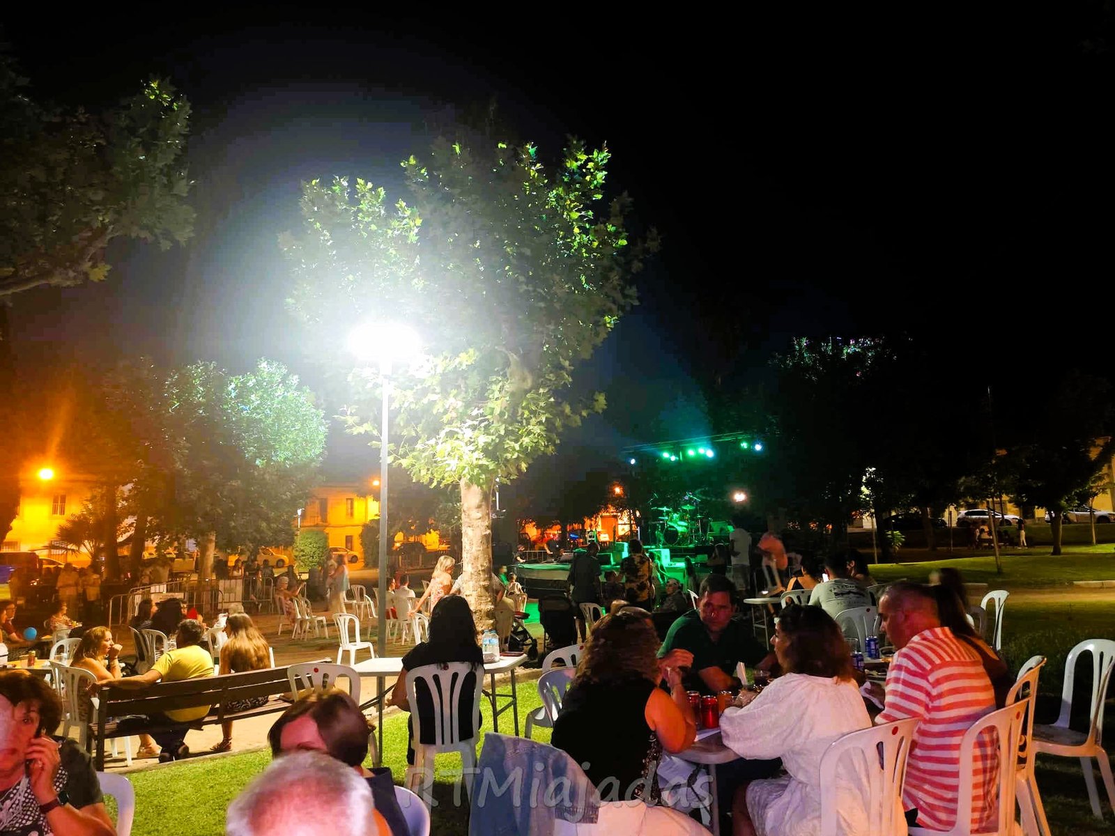 Miajadas celebra por todo lo alto el Día de Extremadura con el vibrante Al Rojo Vivo Fest